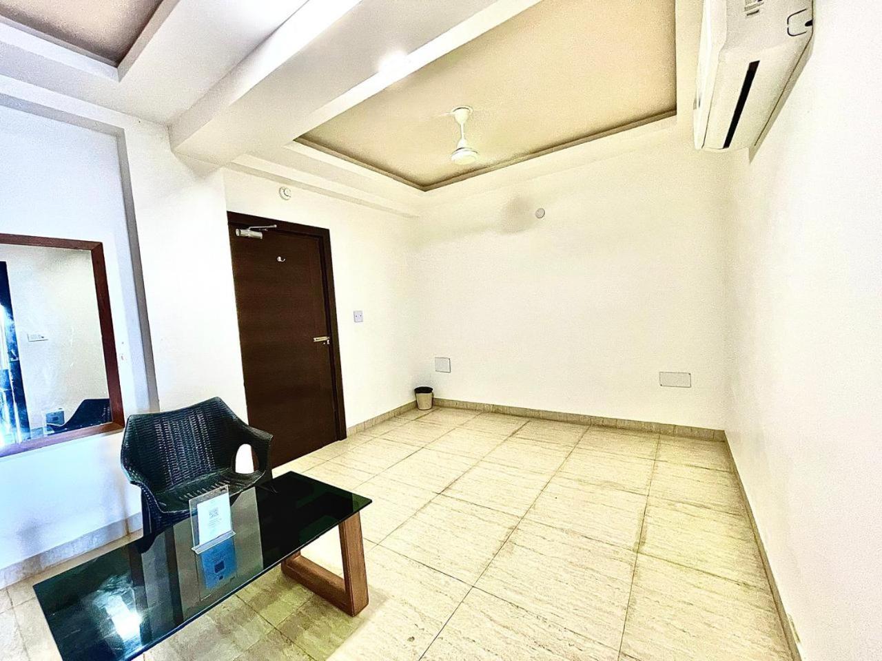 Gr Palace, In Front Of Sea-Beach With Breakfast, Swimming-Pool, Fully Air-Conditioned, Hotel With Parking Availability Puri Esterno foto